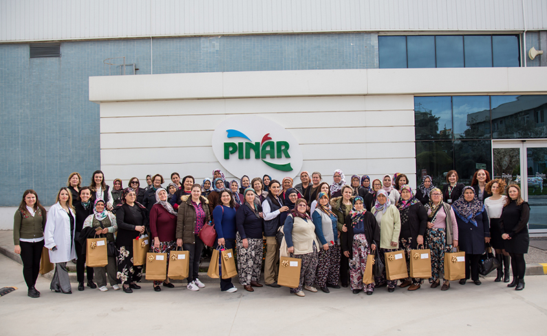 Pınar Süt, Tireli Kadın Üreticileri ile Dünya Kadınlar Günü'nü Kutladı