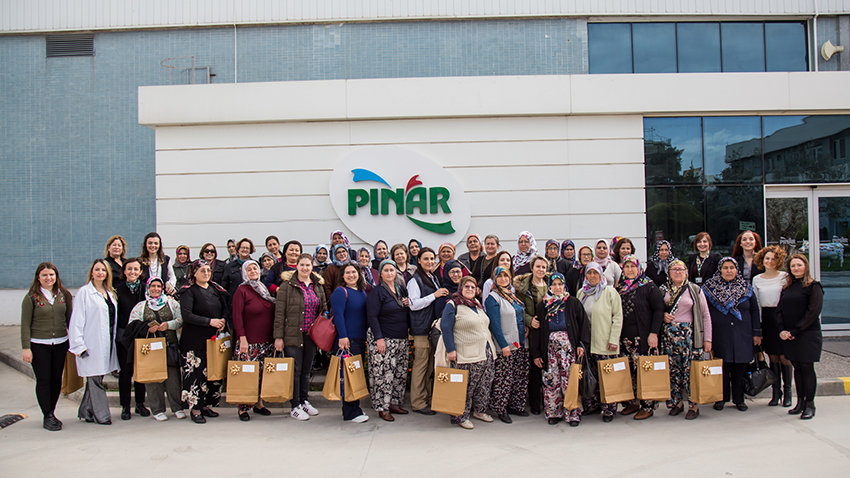Pınar Süt Tireli Kadın Üreticileri ile Dünya Kadınlar Günü'nü Kutladı