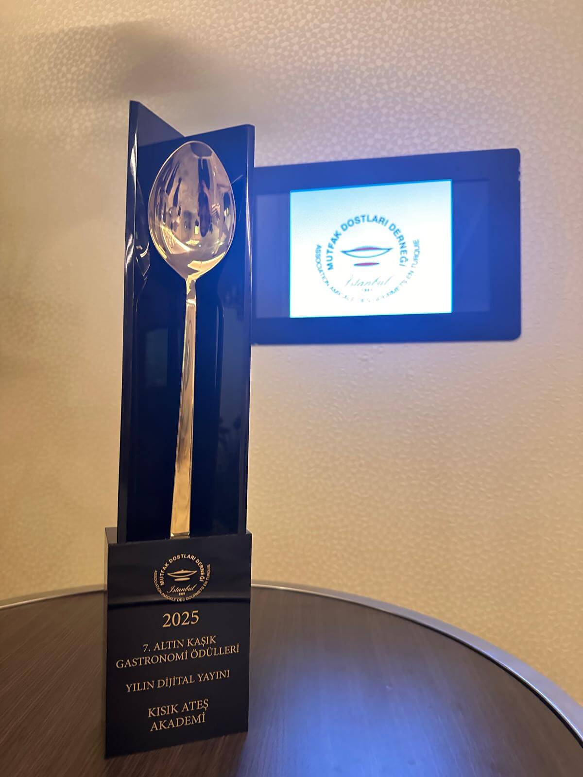 Kısık Ateş Akademi’ye Altın Kaşık